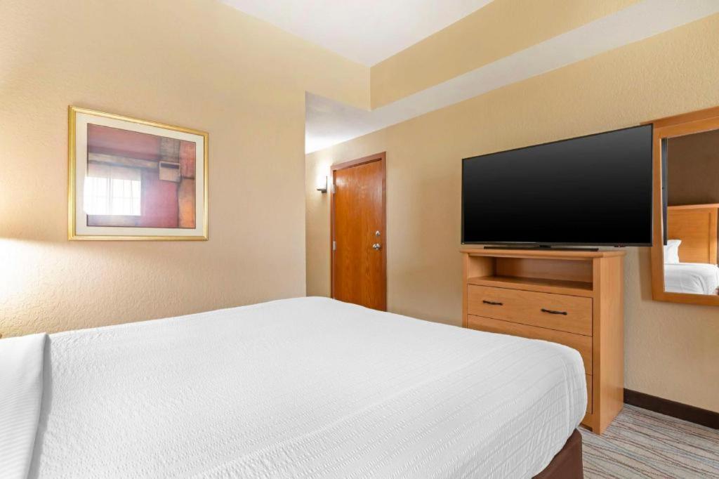 Best Western Locust Grove Inn & Suites Extérieur photo