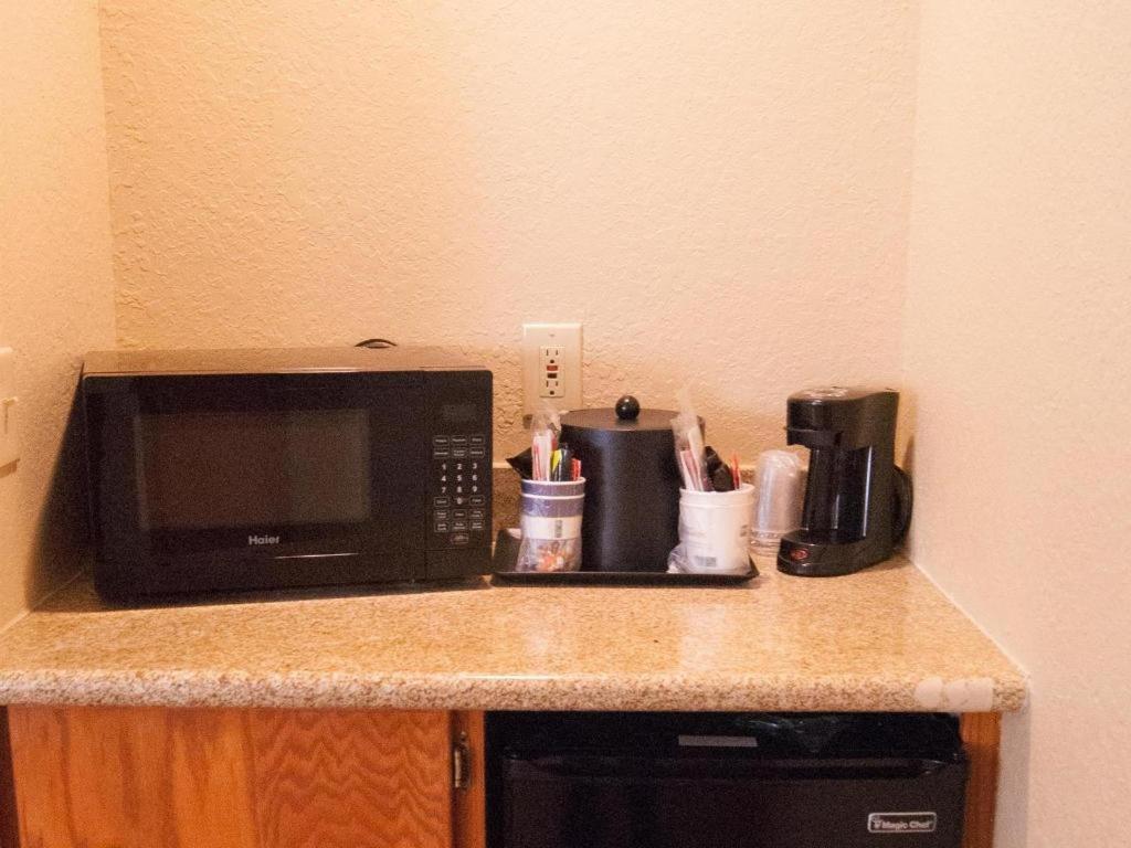 Best Western Locust Grove Inn & Suites Extérieur photo