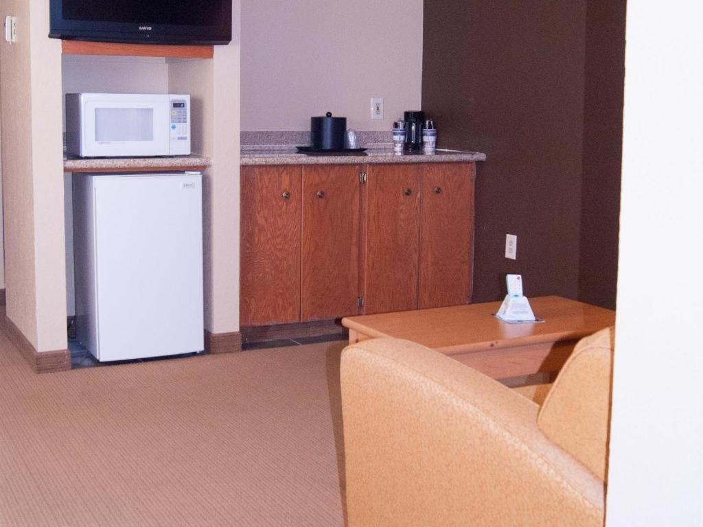 Best Western Locust Grove Inn & Suites Extérieur photo